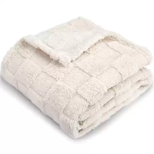HOMRITAR 3D Gingham Fleece Baby Blanket Cream
