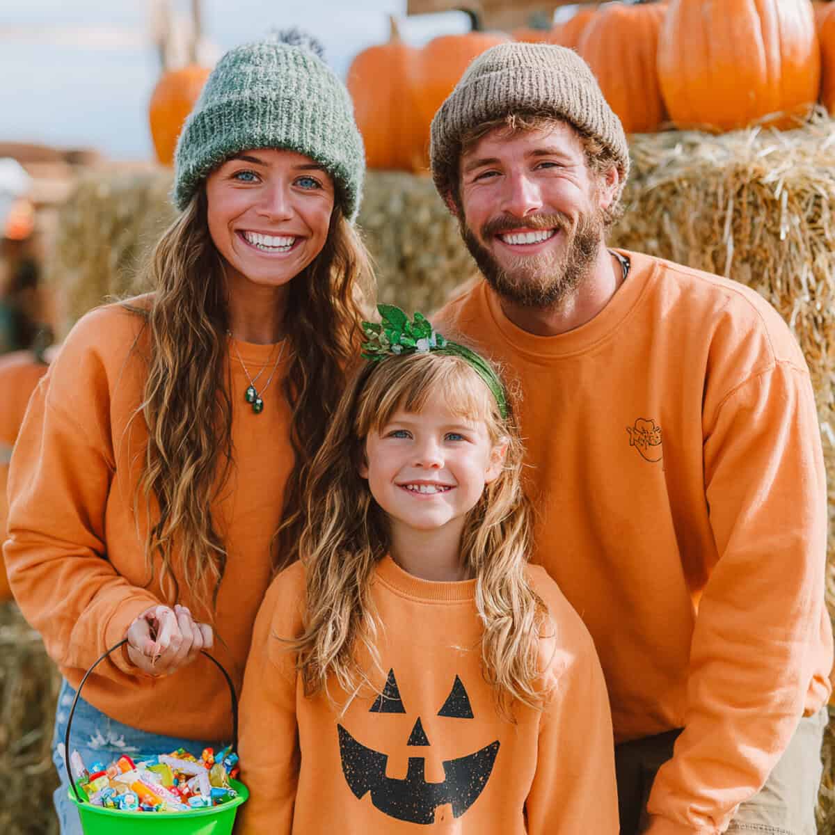 Last-Minute Family Halloween Costume Ideas (Fast, Affordable, and Fun) | Fit Fun And Over 40 Jack o Lantern Family