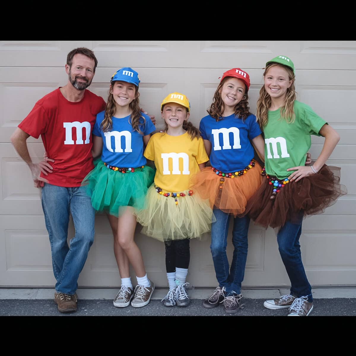 Themed Costumes That Look Amazing in Family Photos | Fit Fun And Over 40 M&Ms